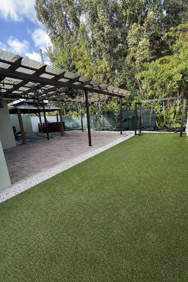 Photo - 6000 Adriatic Way