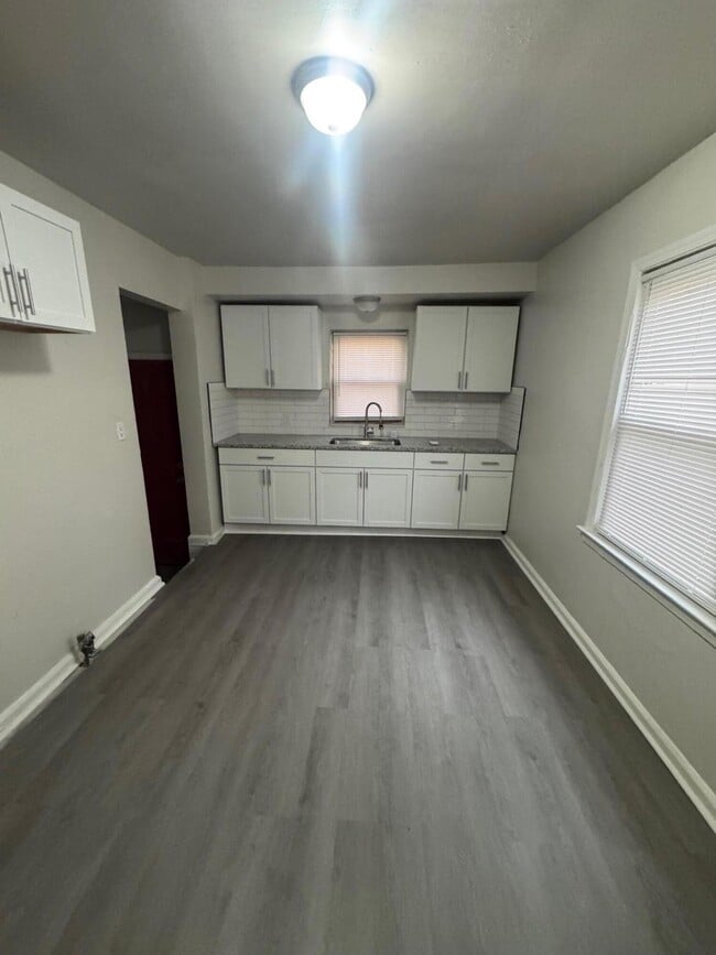 Photo - 8900 Artesian St