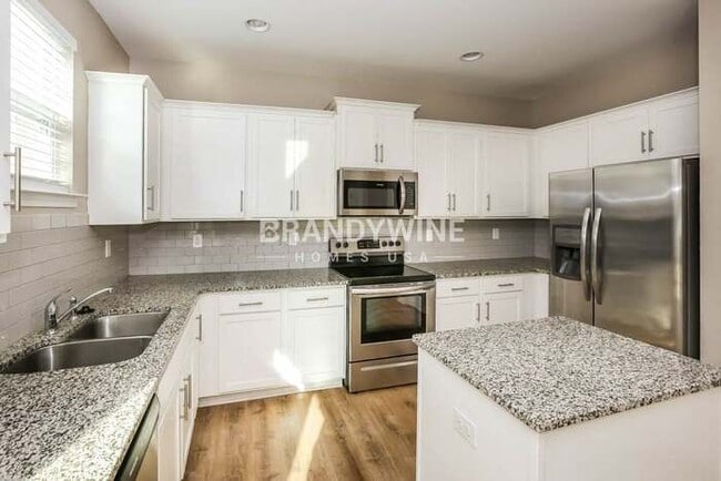 Photo - 6825 Pennyroyal Wy