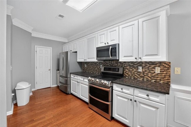 Photo - 605 Lofty Ln