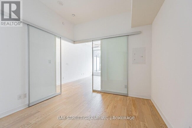 Photo - 17 Dundonald St Unité 304