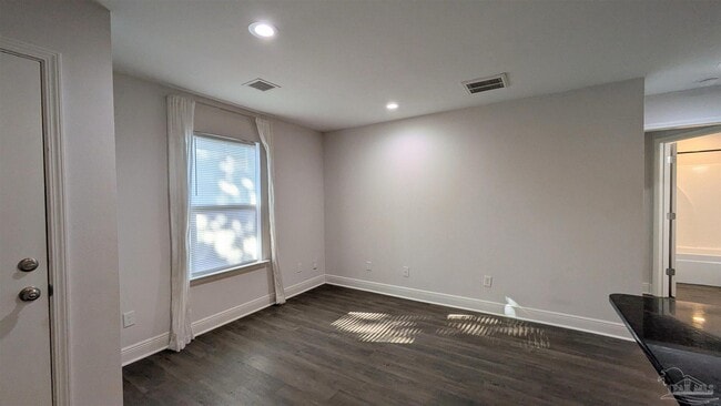 Photo - 313 N Navy Blvd