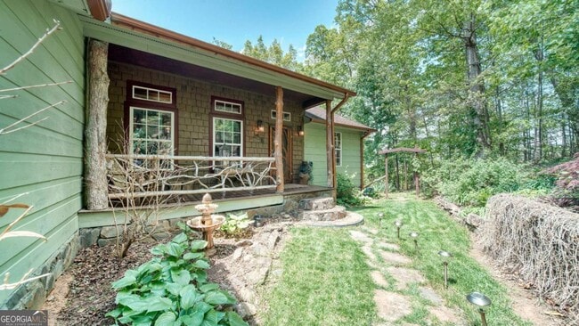 Photo - 911 Summit Way