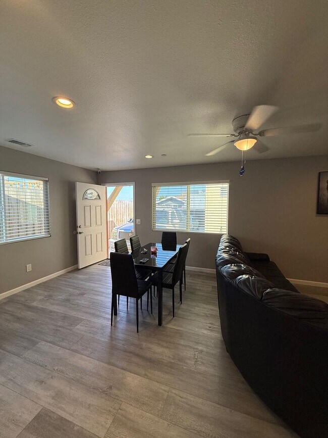 Photo - 5276 Imperial Ave Unidad 5276
