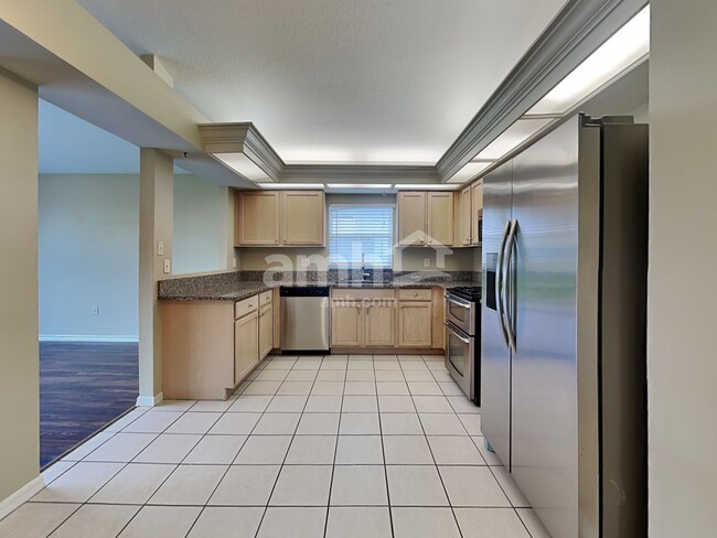 27501 Sky Lake Cir