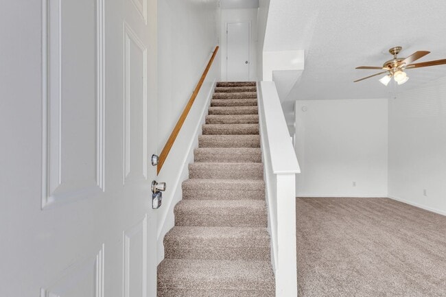 Photo - 289 State Line Rd Unit 289 C Stateline Rd