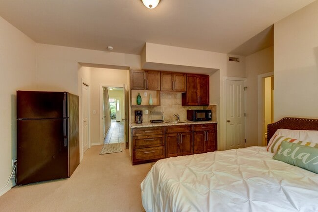 Photo - 14884 NE 78th Way Unit 1