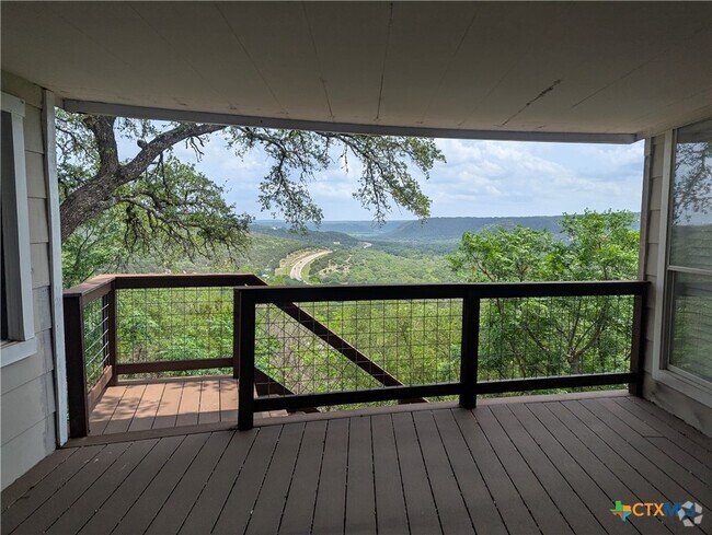 Building Photo - 744 Hill Top Dr Rental