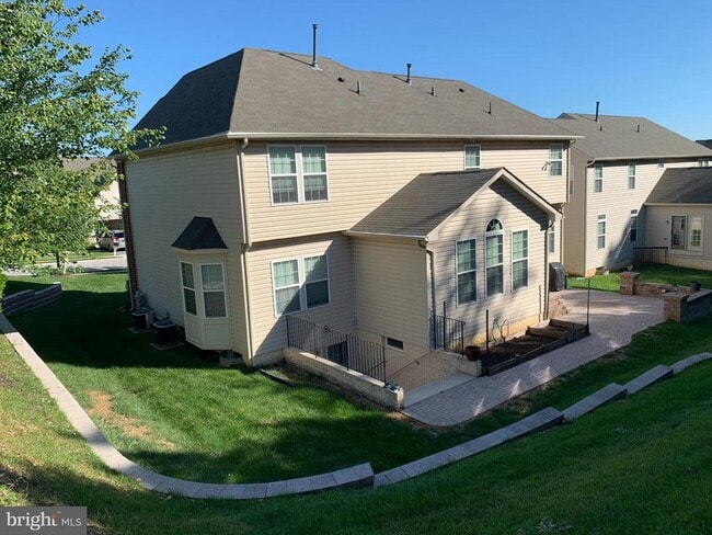 Building Photo - 8379 Academy Rd