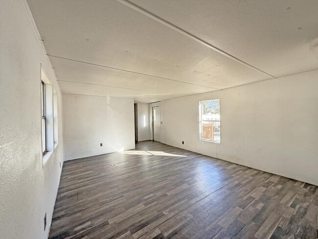 Photo - 260 Ponderosa Ln