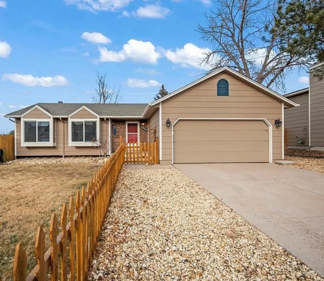 Building Photo - 3060 Maverick Dr