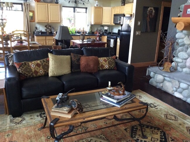 195 N Low Bench Rd