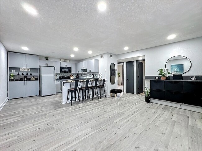 Photo - 21027 Voyager Blvd Unit 3