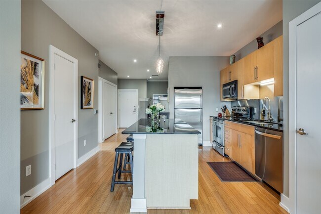 4333 Gilbert Ave Unit 321