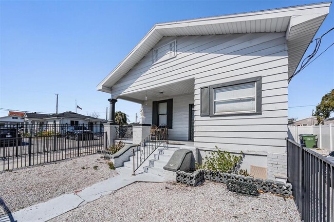 Photo - 2319 W Aileen St