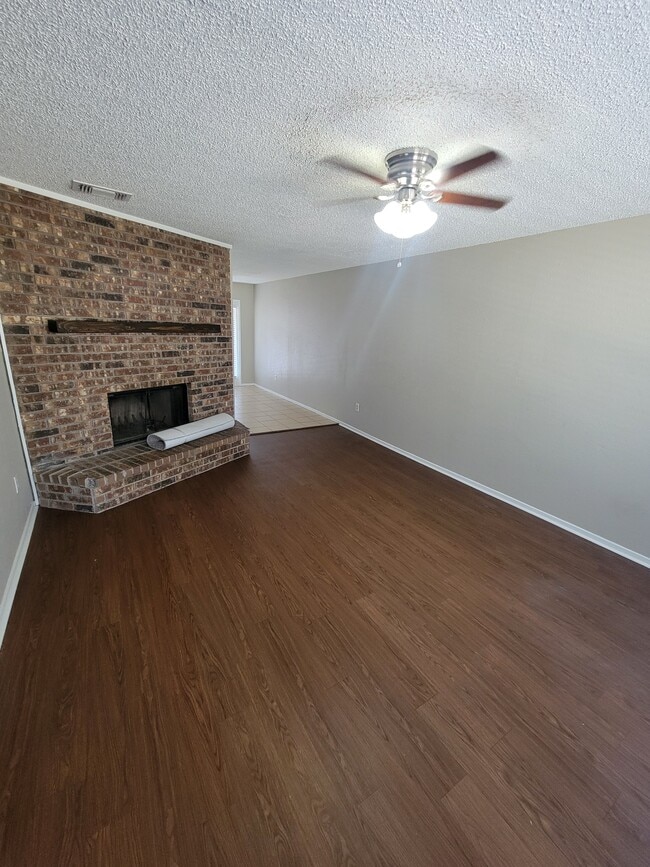 Photo - 612 Lillard Rd