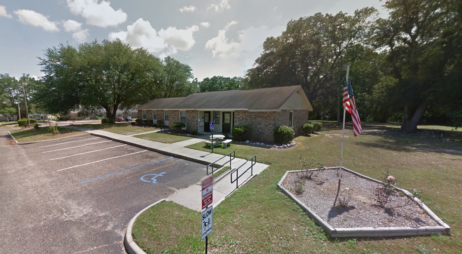 Woodfield Apartments - Woodfield Apartments