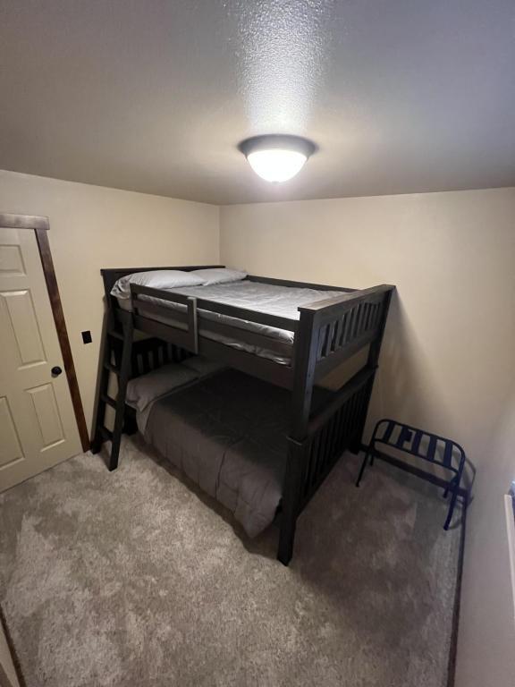 Photo - 965 Hedberg Dr