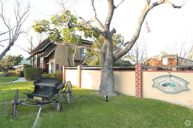 Photo - Country Woods Apartments