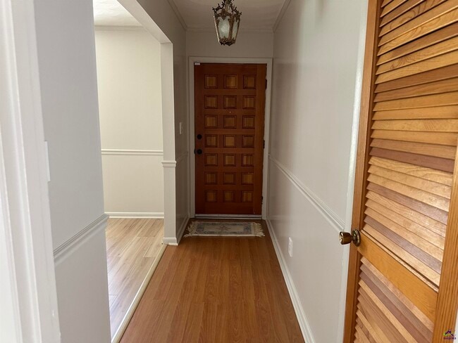 Photo - 1218 Creekwood Dr