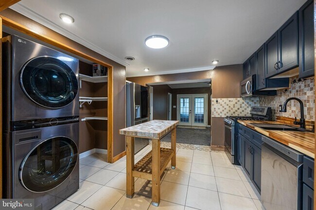 Photo - 224 Glen Rd House