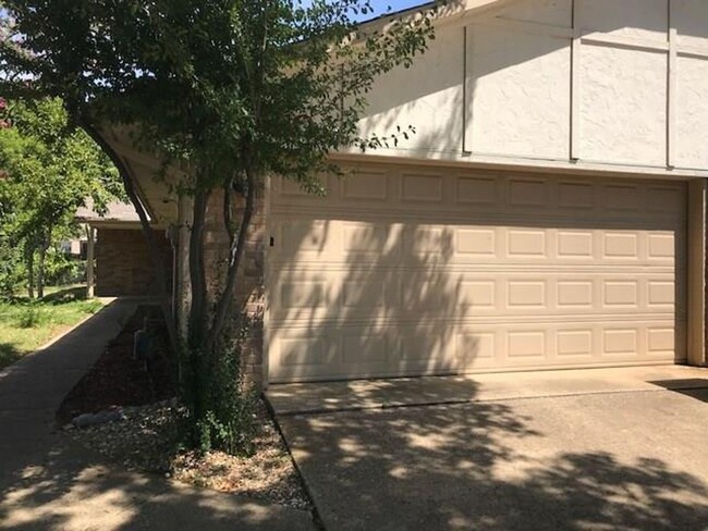 Charming Duplex in Flower Mound! - Charming Duplex in Flower Mound! Casa