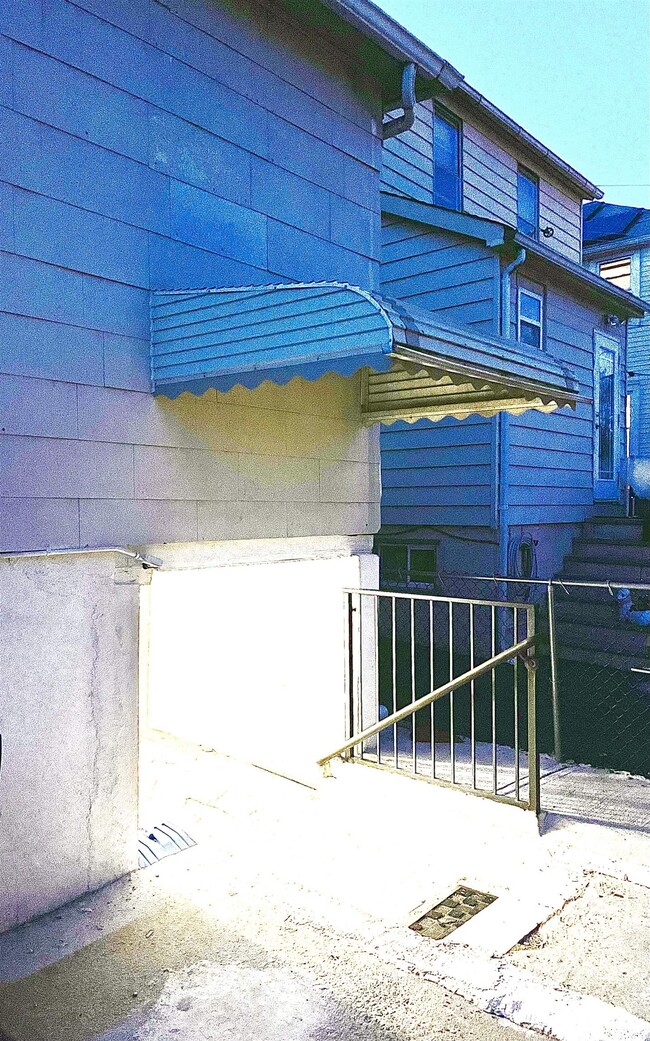 Photo - 188 Palisade Ave Unit Rear