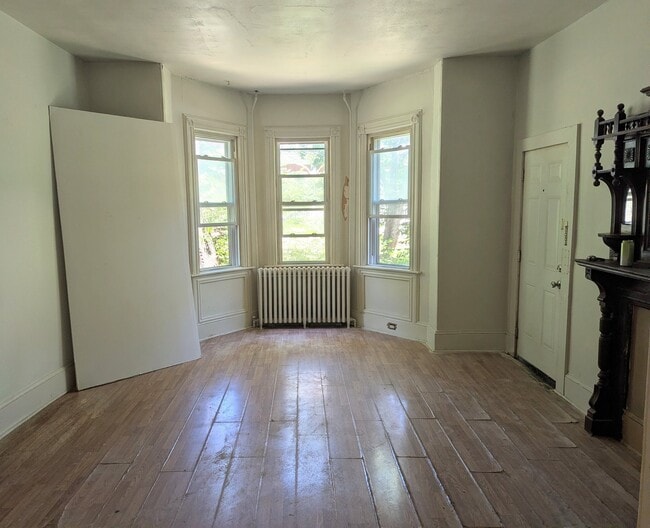 105 Broad St Unit 1