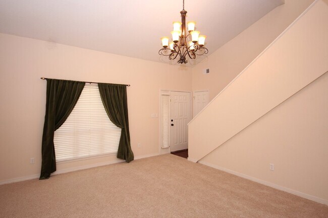 Photo - Northeast Pensacola 2BR Home Near I-10 & Pensacola Bay with Loft, Granite Kitchen, Attached Garag...