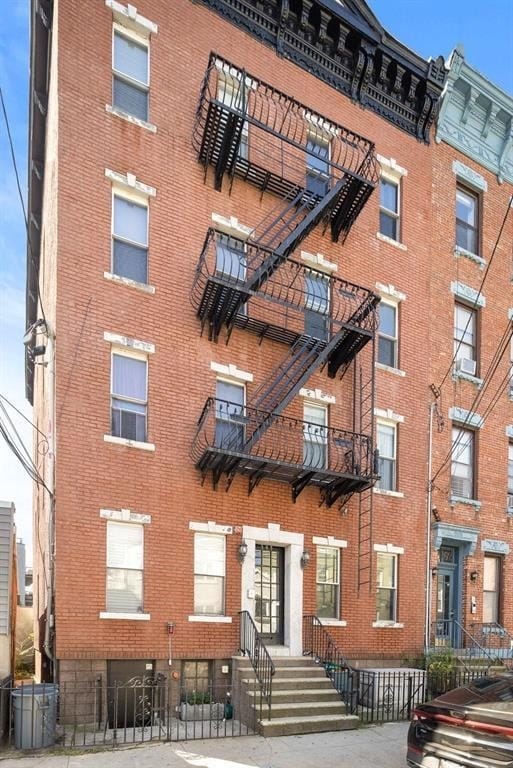 Building Photo - 395 2nd St Unit 3R (302)
