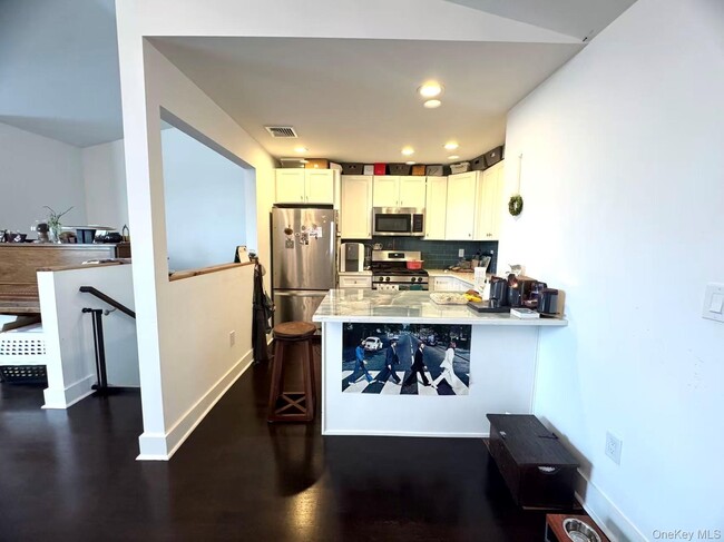 Photo - 508 Breton Wy