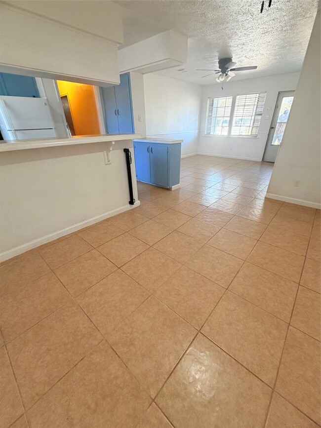 Photo - 207 Inwood Ln