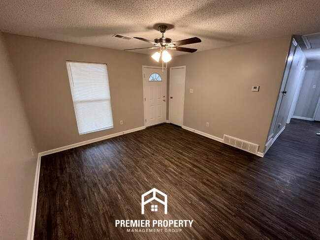 Photo - 5017 Penwood Cove