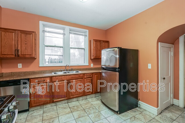 Photo - 3322 Clinton Ave