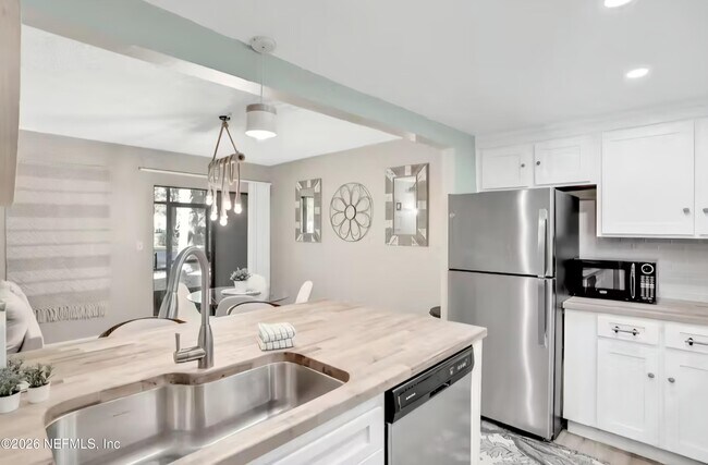 Photo - 9 Tarragona Ct