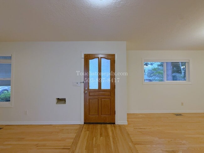 Photo - 980 NW Wallula Ave