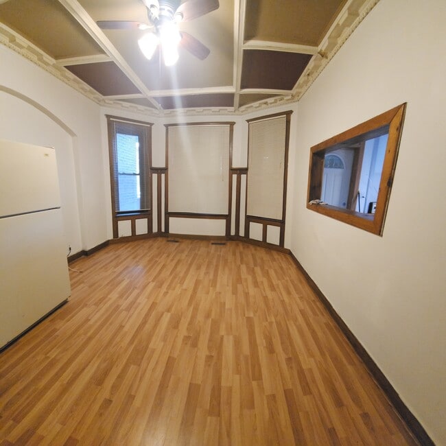 Photo - 4328 N Kenmore Ave