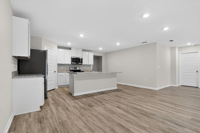 Photo - 6817 Interlachen Ln