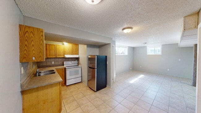 9835 100a Ave
