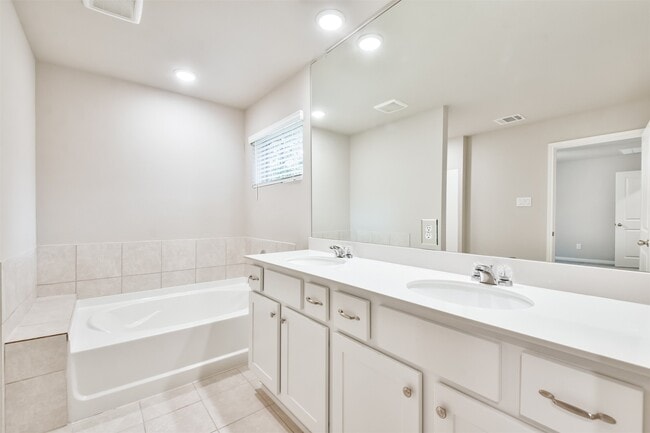 Building Photo - 133 S Timber Top Dr