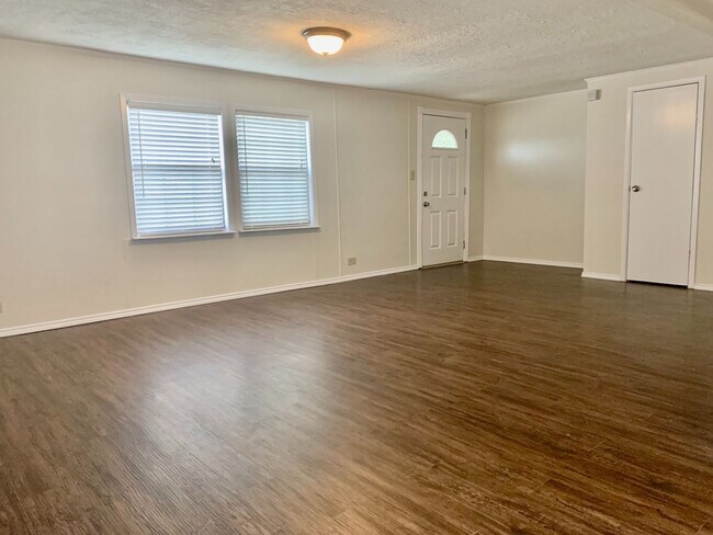 Photo - Spacious updated 3 bedroom, 2 bathroom hom...