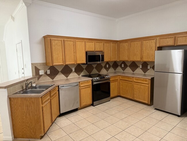 Photo - 3 Bedroom 2 Bath Duplex  2 weeks free move... Unit A
