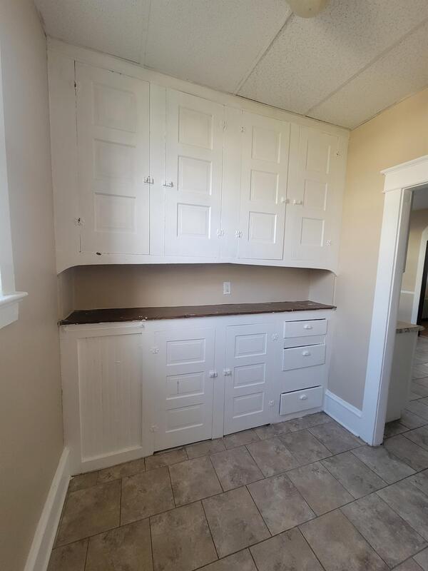 Photo - 16 W Grand St