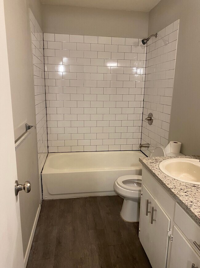 Photo - JR APARTMENTS Unit 84