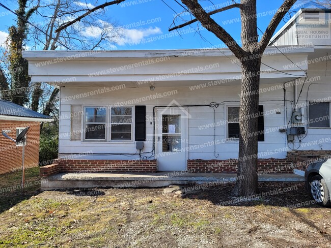 Photo - 1502 N Dixie Ave Apartment Unit B