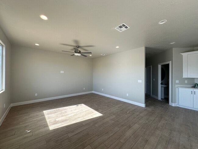 Photo - 408 N 480 W