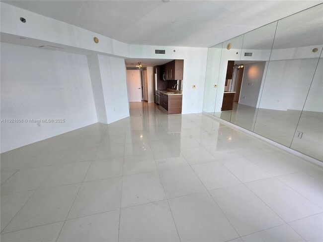 Photo - 475 Brickell Ave Unit 4908