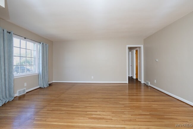 Photo - 2470 Eggert Rd