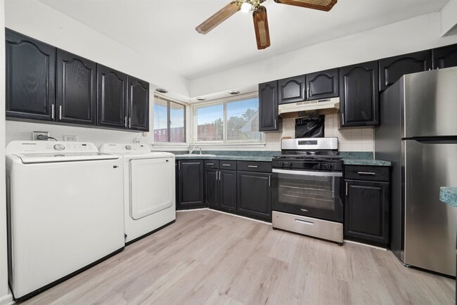 Photo - 17007 Oakwood Ave