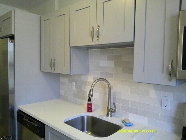 Photo - 7 Bashford Ave Unit 7B